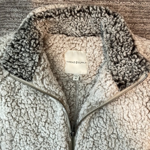 Thread & Supply Sherpa Vest - Picture 2 of 2